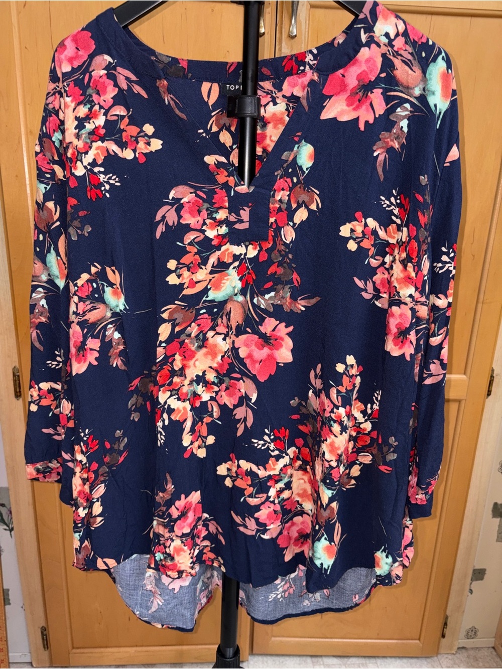 Torrid Harper Tunic Blouse Navy Pink Floral Split V-Neck High low 2X 18/20